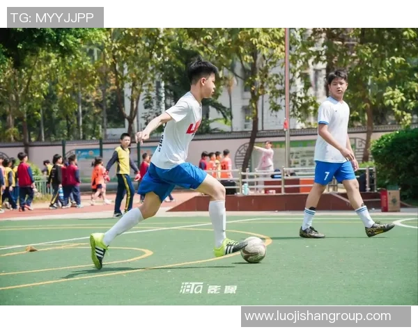 教小学的足球明星如何培养孩子们的足球兴趣与技能提升之路